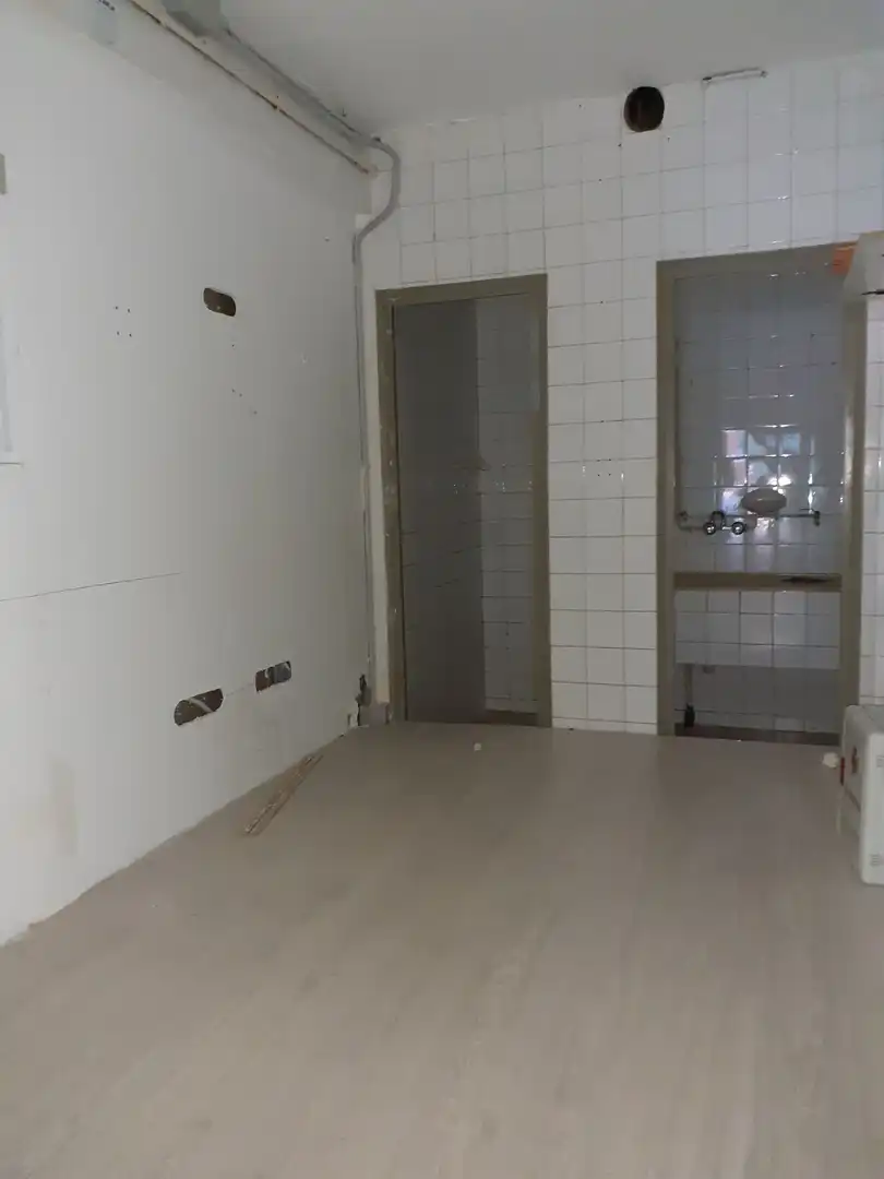 Badezimmer von Fabrikhallen zur Miete in Barcelona
