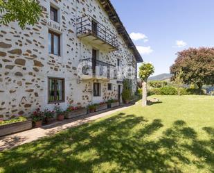 Vista exterior de Casa o xalet en venda en Urretxu amb Jardí privat i Traster