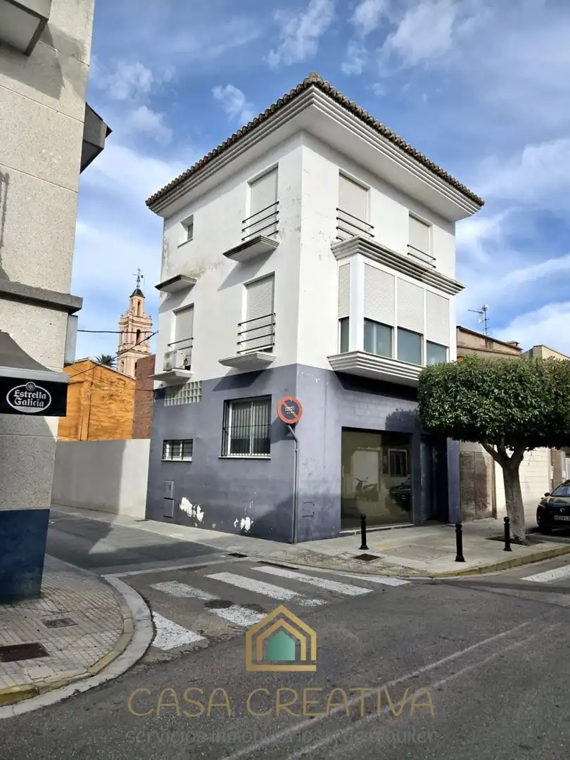 Vista exterior de Casa o xalet en venda en Benirredrà amb Terrassa