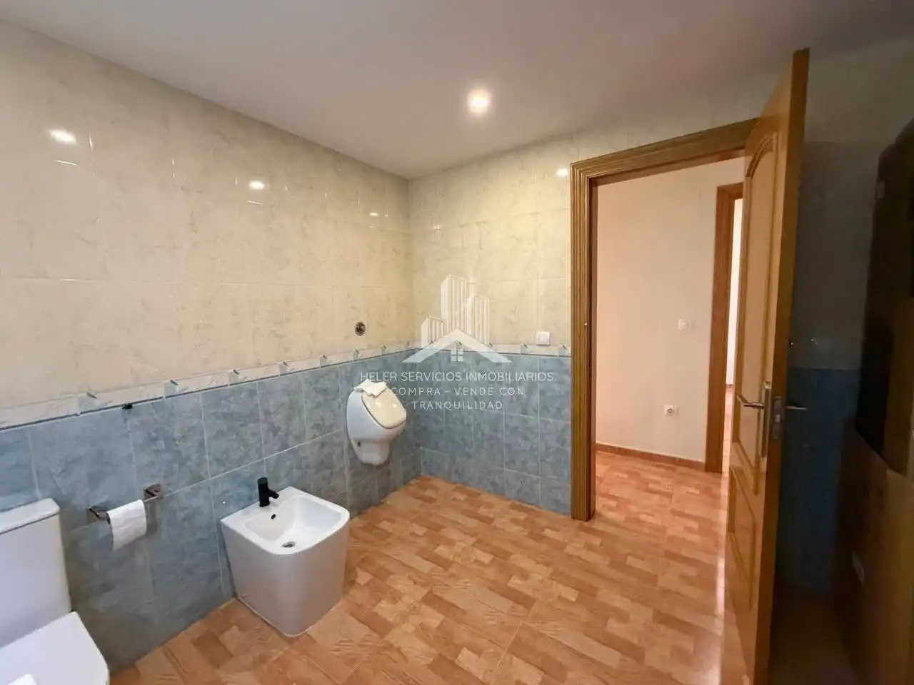 Bany de Apartament en venda en Vila-real amb Parquet, Terrassa i Traster
