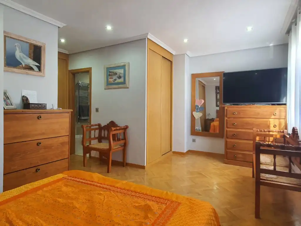 Dormitori de Casa adosada en venda en Colmenar Viejo amb Aire condicionat, Jardí privat i Terrassa