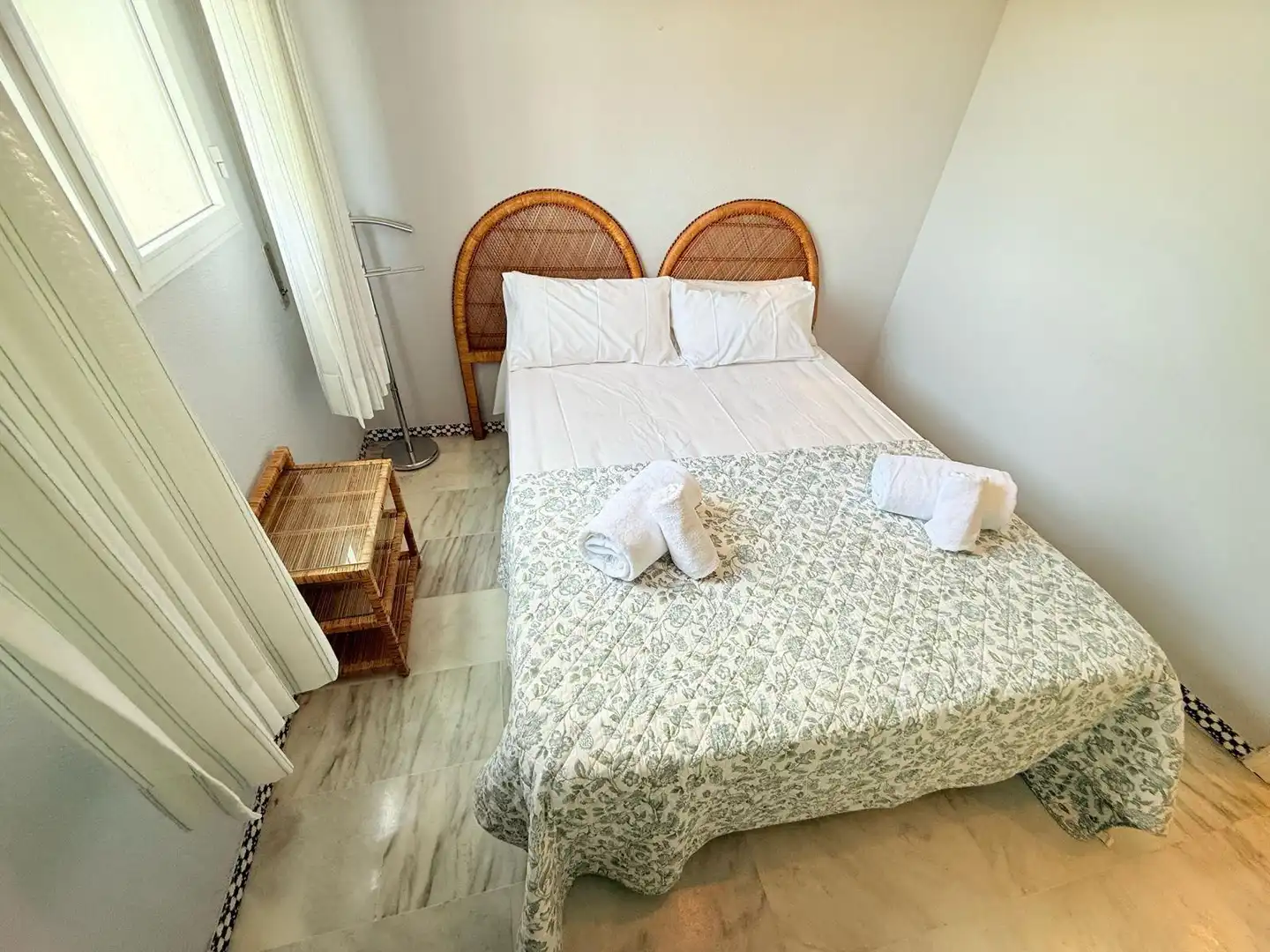 Habitación de Piso en venta en Fuengirola con Aire acondicionado, Jardín privado y Terraza