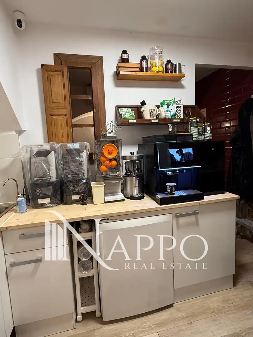 Commercial properties for rent in  Palma de Mallorca  with Air Conditioner, Internet and Alarm