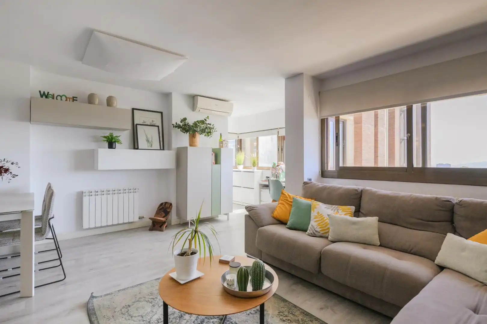 Sala de estar de Piso en venta en Esplugues de Llobregat con Calefacción y Jardín privado