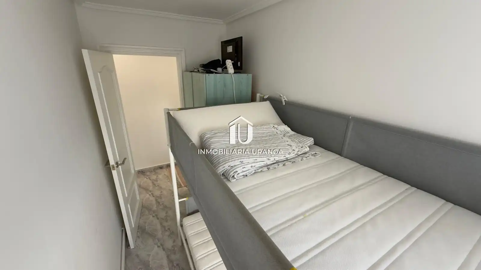 Schlafzimmer von Wohnung zum Verkauf in Laredo mit Heizung, Terrasse und Möbliert