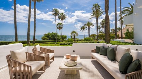 Impresionante apartamento nuevo en primera línea de playa en Alcazaba Beach, Estepona  3 dormitorios, vistas directas al mar, lujo, imatge 4