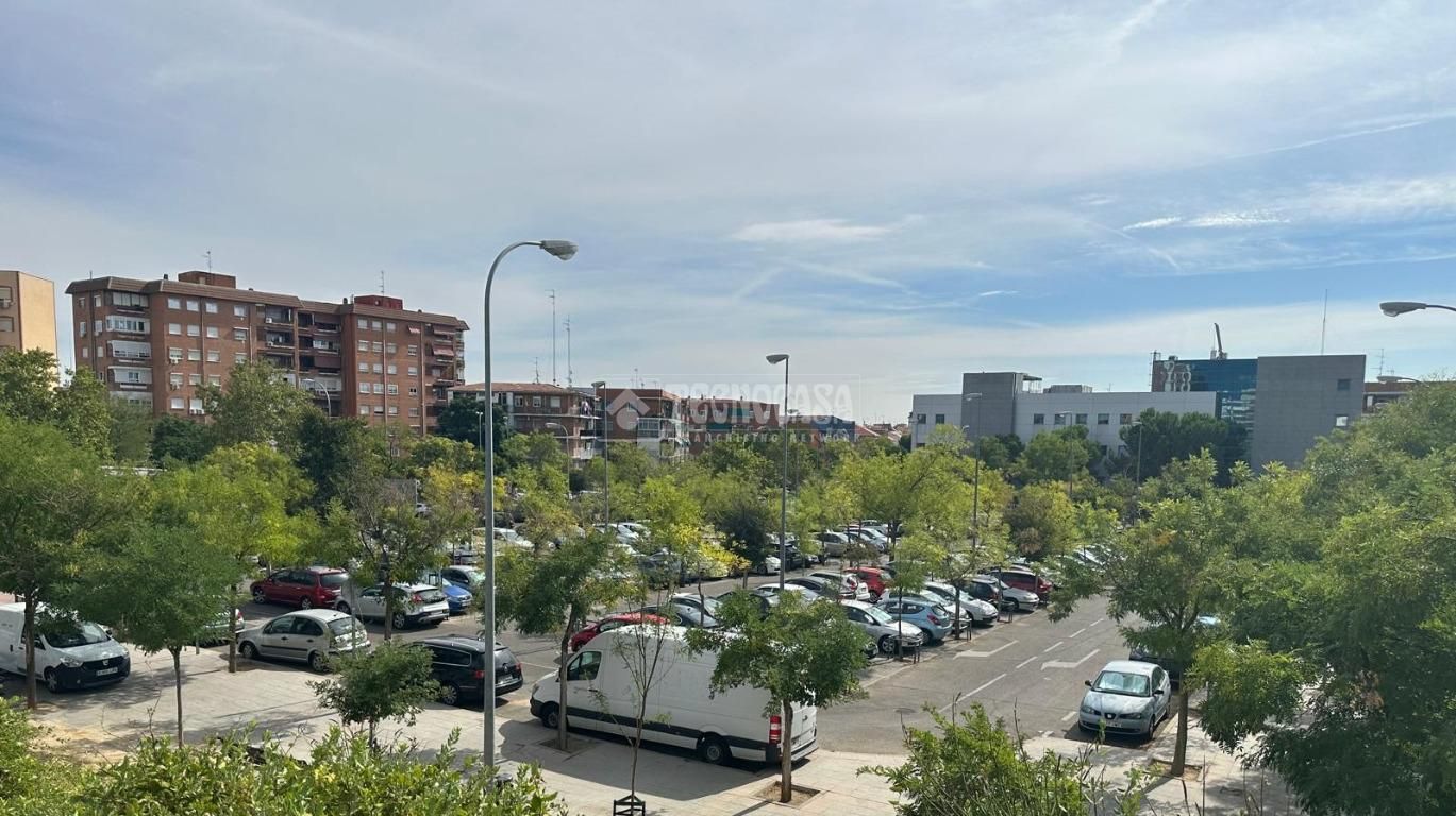 Vista exterior de Pis en venda en Fuenlabrada amb Calefacció i Terrassa