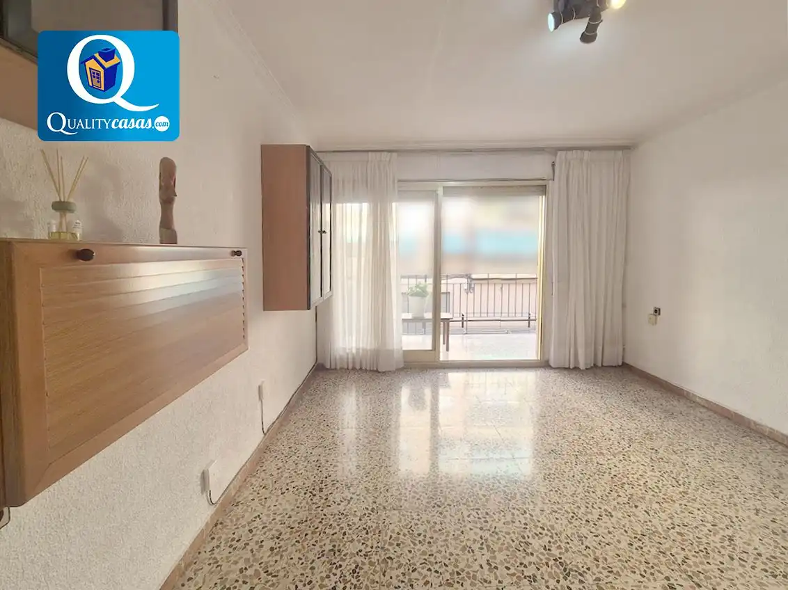 Vista exterior de Apartament en venda en Alicante / Alacant amb Terrassa