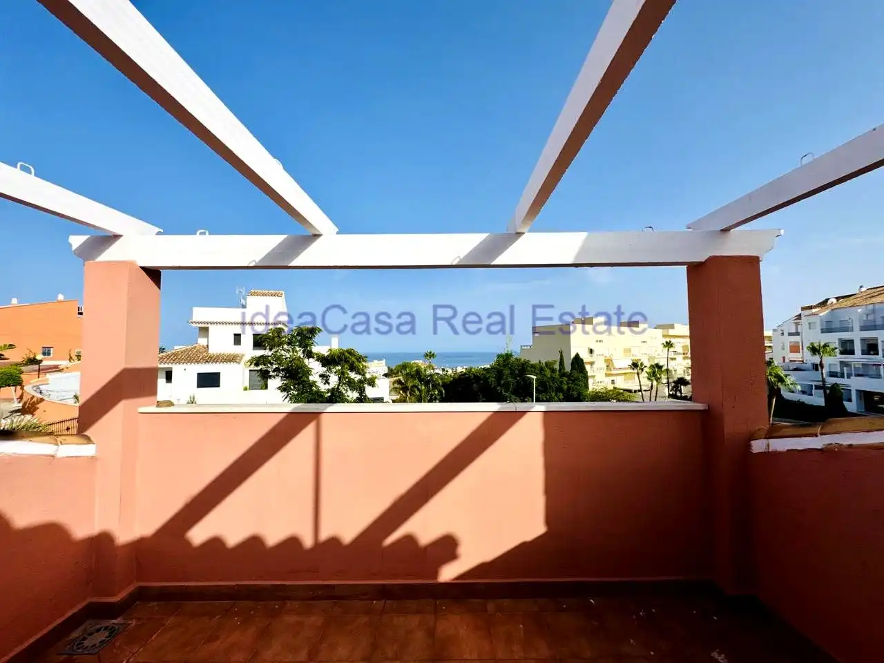 Außenansicht von Haus oder Chalet zum Verkauf in Benalmádena mit Klimaanlage, Privatgarten und Terrasse
