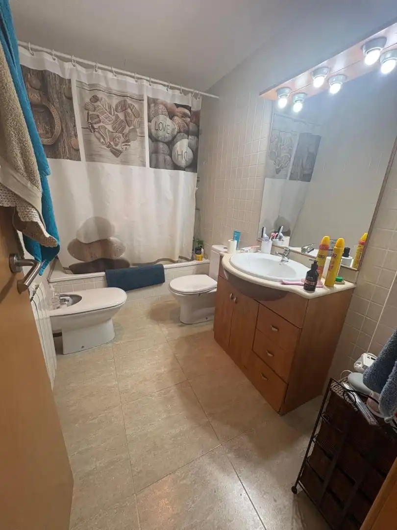 Badezimmer von Wohnung zum Verkauf in Esparreguera mit Heizung und Balkon