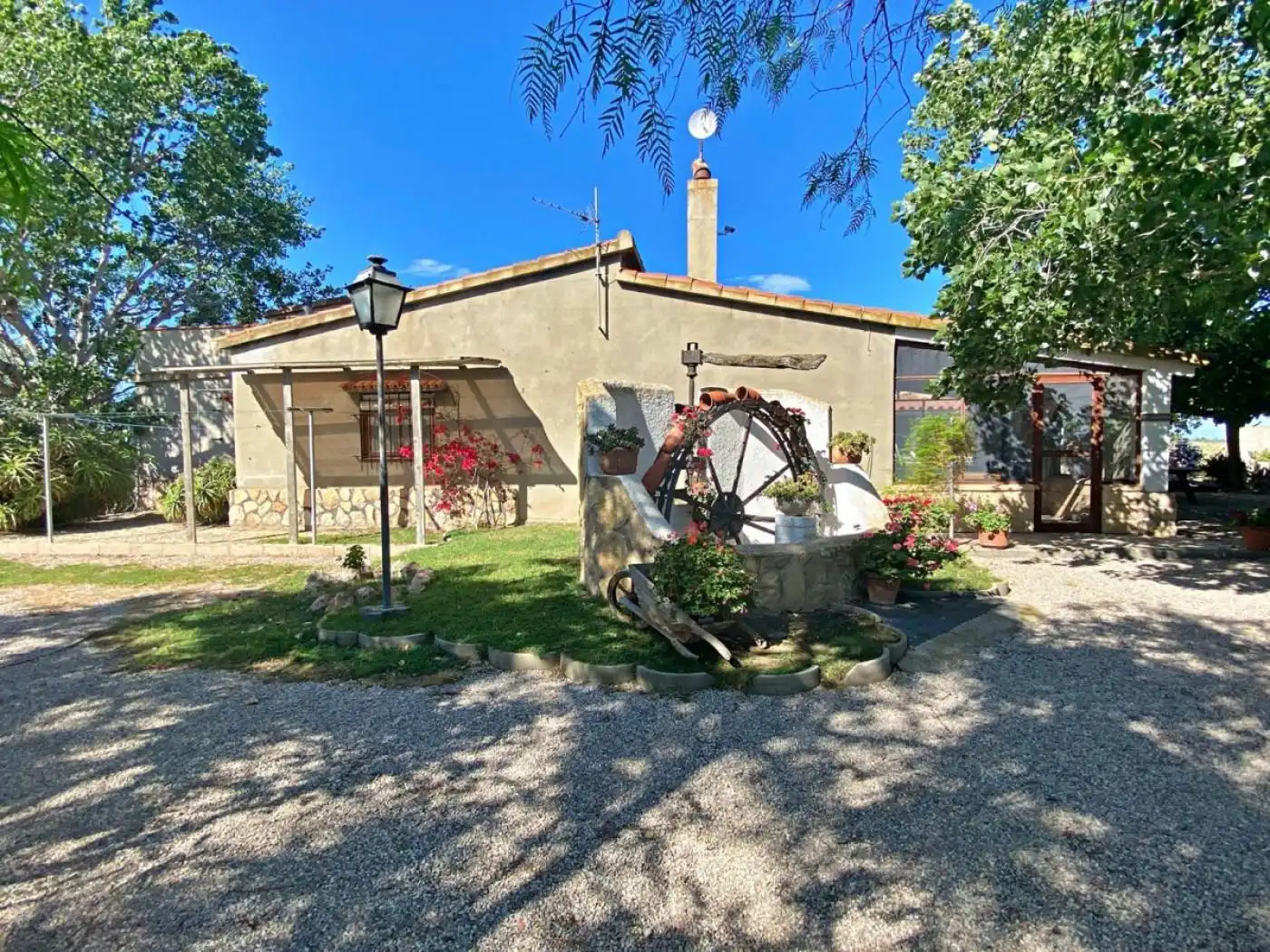 Außenansicht von Country house zum Verkauf in Deltebre mit Privatgarten