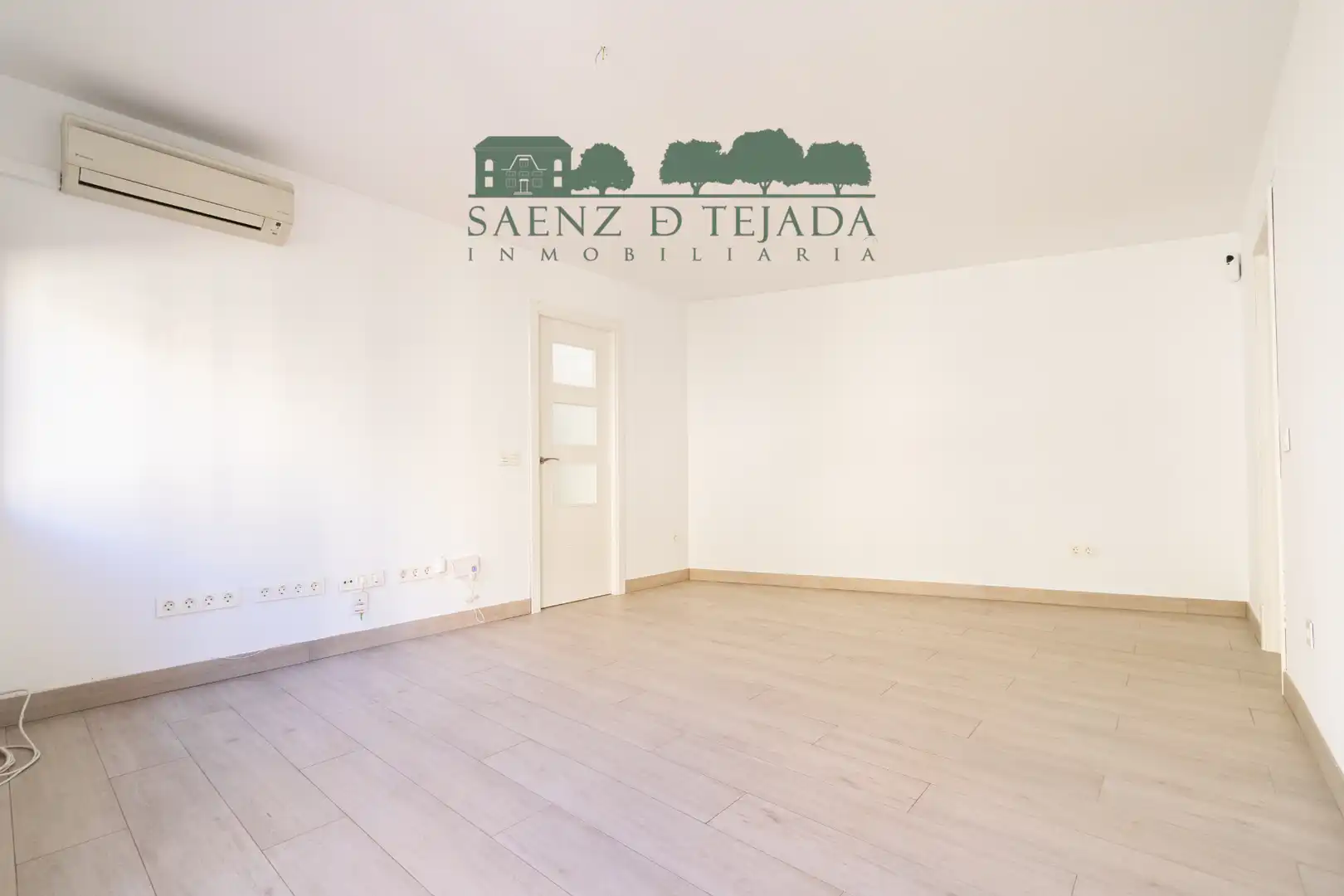 Flat with lift to rent in Calle Luis Montoto 21, imagen 2