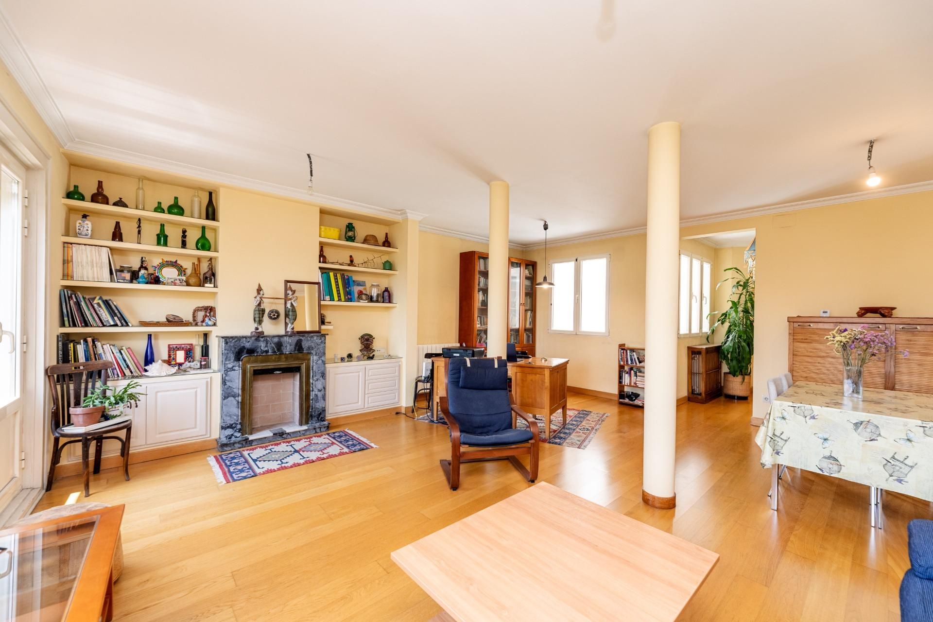 Living room of Flat for sale in  Madrid Capital  with Heating, Terrace and Balcony