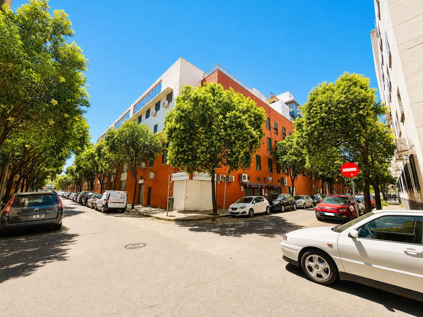 Exterior view of Duplexes for sale in Sevilla  with Air Conditioner and Terrace