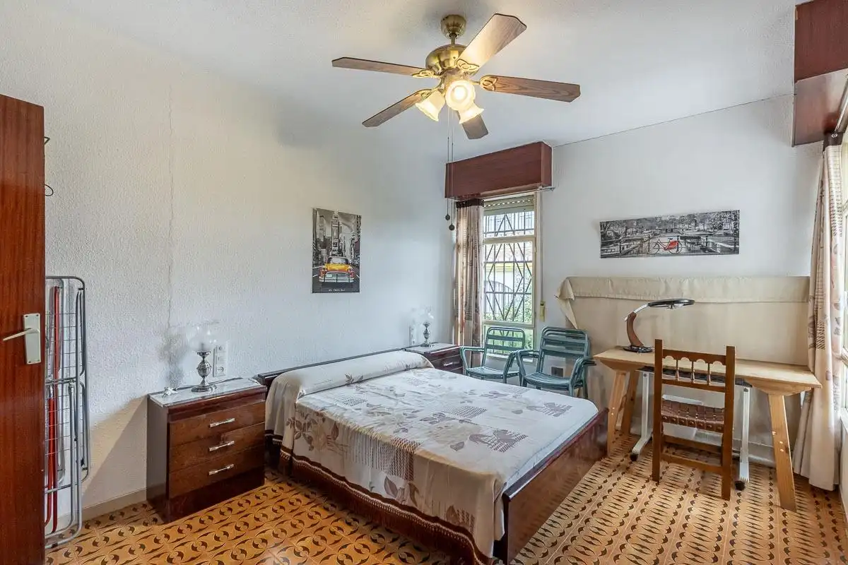 Houses for sale in Avenida HUETOR VEGA, Cájar