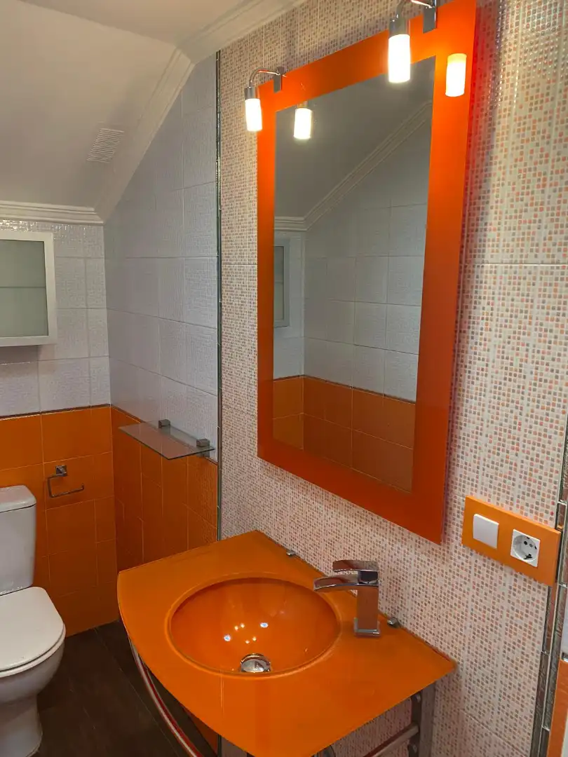 Bathroom of Duplexes for rent in Dos Hermanas  with Air Conditioner and Pets allowed