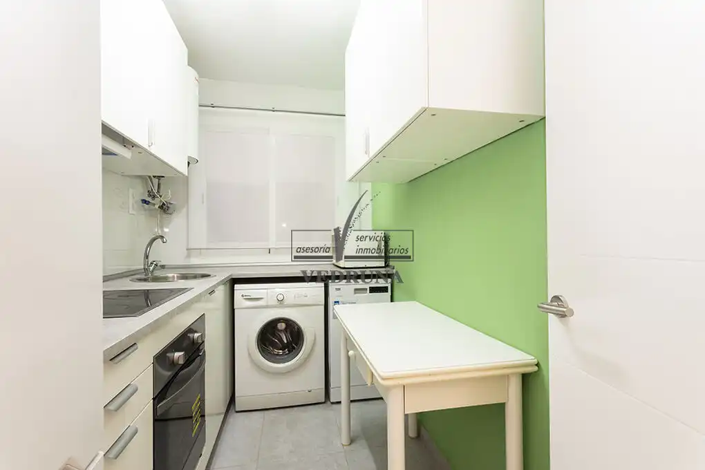 Kitchen of Flat for rent in Zaragoza  with Heating, Oven and Washing machine