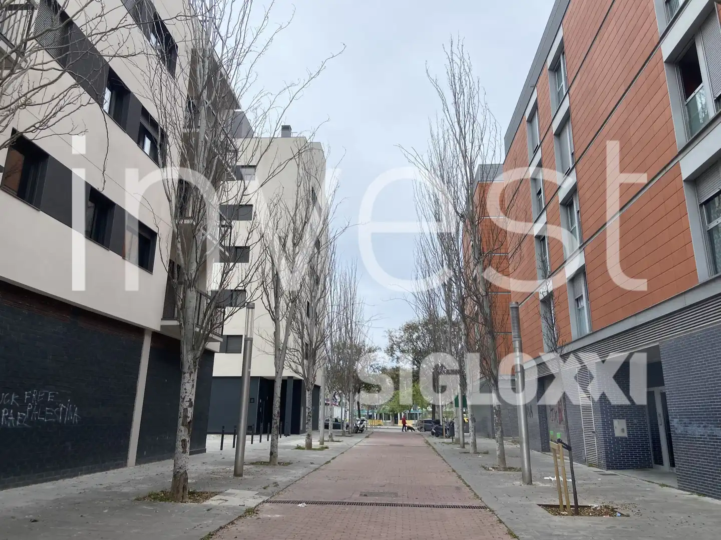 Vista exterior de Local en venda en Sant Adrià de Besòs