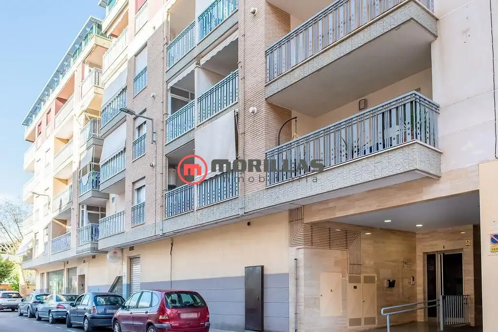 Local comercial en venta en de Olcina 3
