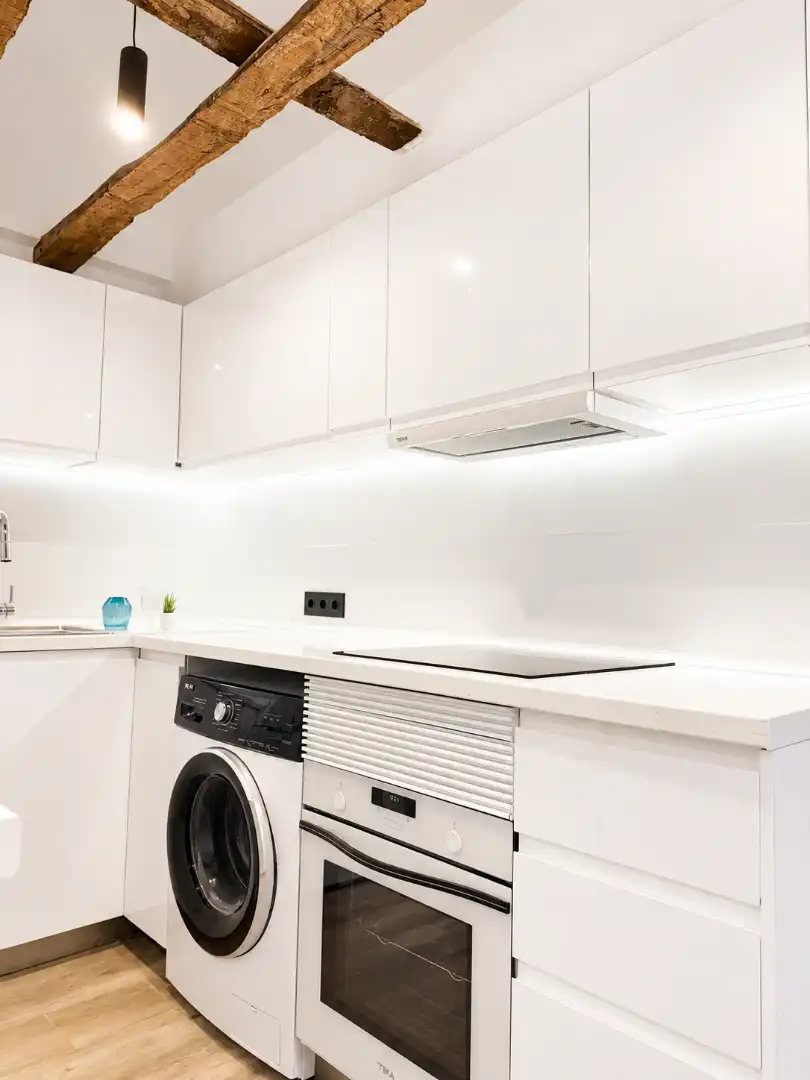 Cocina de Estudio de alquiler en Madrid con Calefacción, Parquet y Amueblado