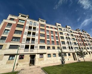 Vista exterior de Pis en venda en Burgos Capital amb Terrassa