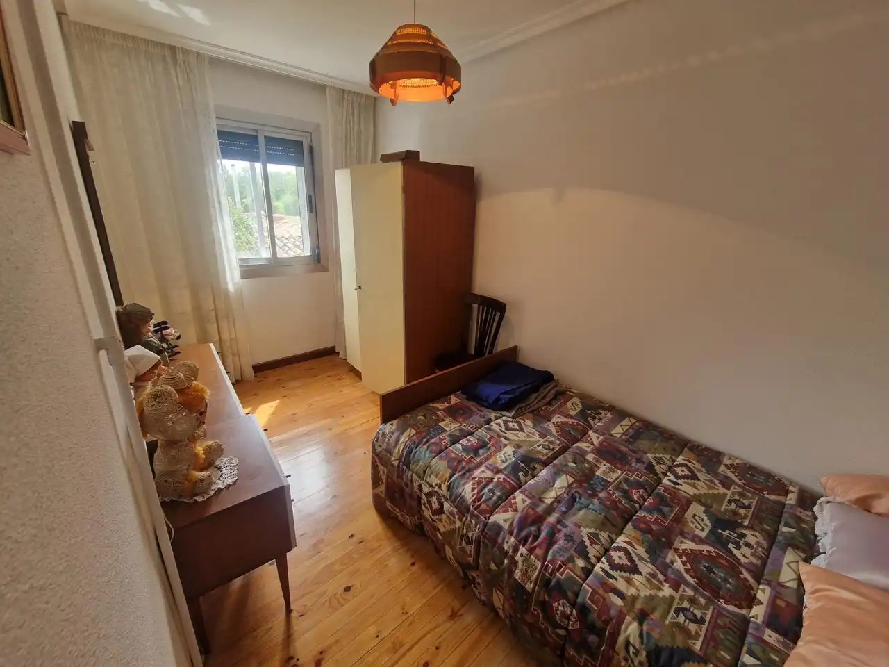 Dormitori de Casa o xalet en venda en Burgos amb Calefacció, Jardí privat i Traster