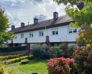 Vista exterior de Casa o xalet en venda en Berriz amb Terrassa