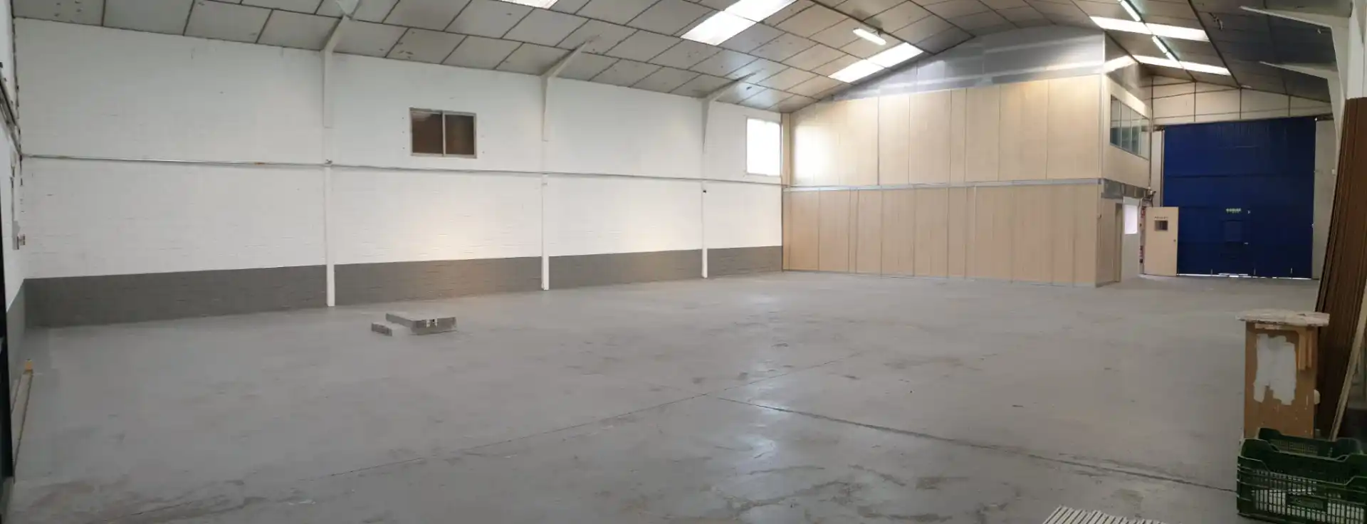 Fabrikhallen zum Verkauf in Daganzo de Arriba