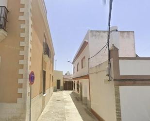 Vista exterior de Casa o xalet en venda en Chiclana de la Frontera amb Terrassa