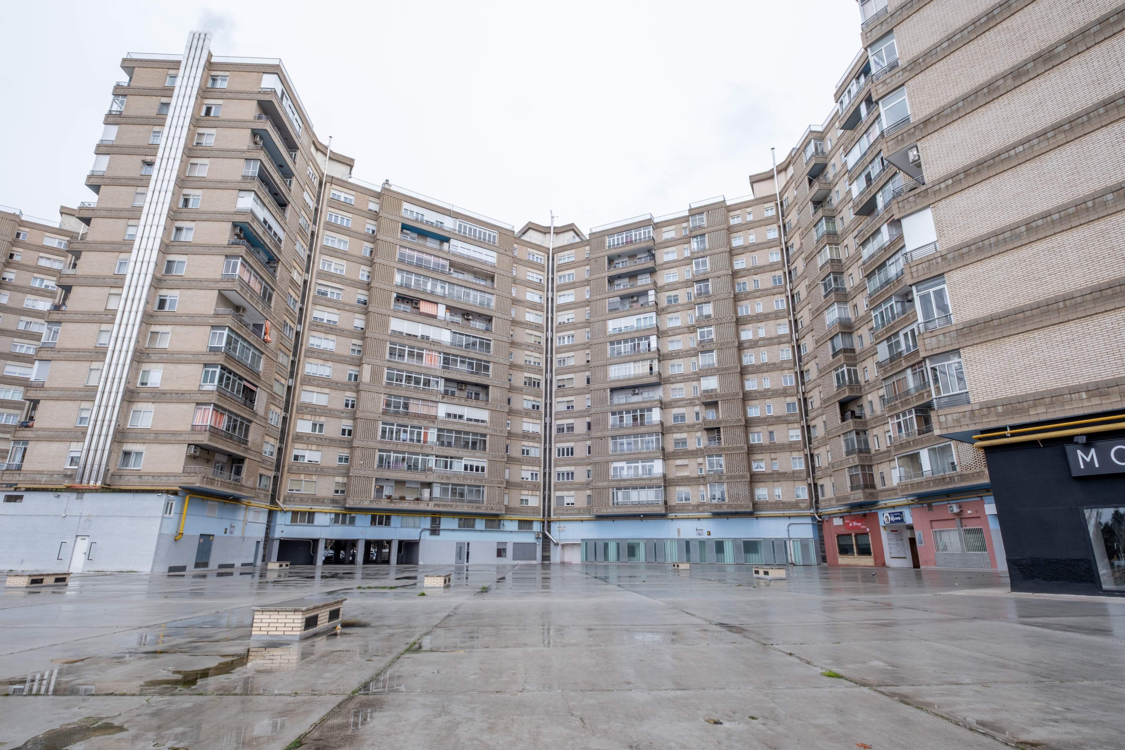 Vista exterior de Pis en venda en  Zaragoza Capital amb Parquet i Terrassa