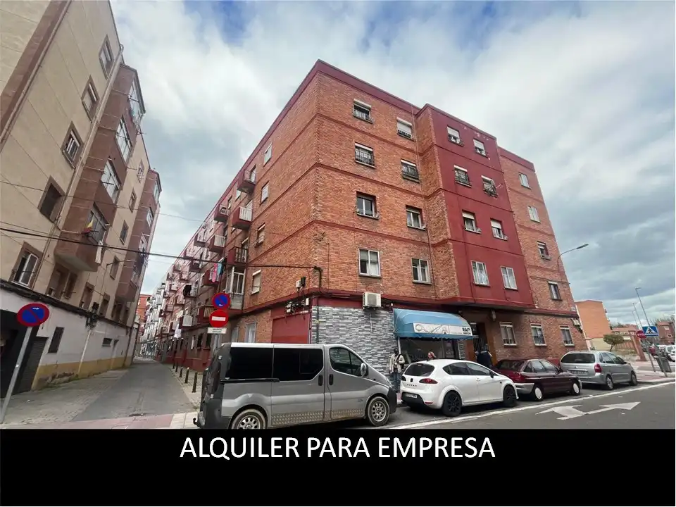 Vista exterior de Piso de alquiler en Valladolid con Calefacción, Amueblado y Horno