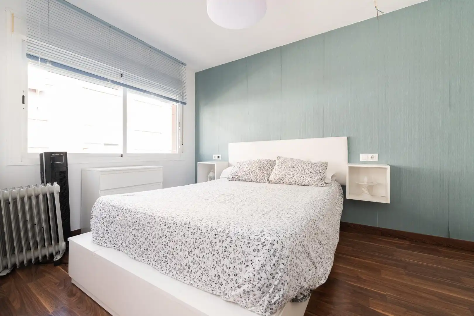 Bedroom of Flat for sale in Rincón de la Victoria  with Air Conditioner