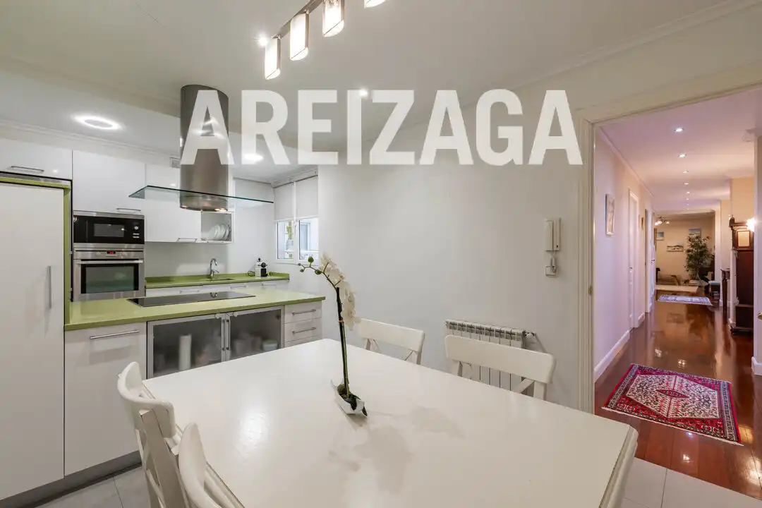 Cocina de Piso en venta en Donostia - San Sebastián  con Calefacción, Terraza y Trastero