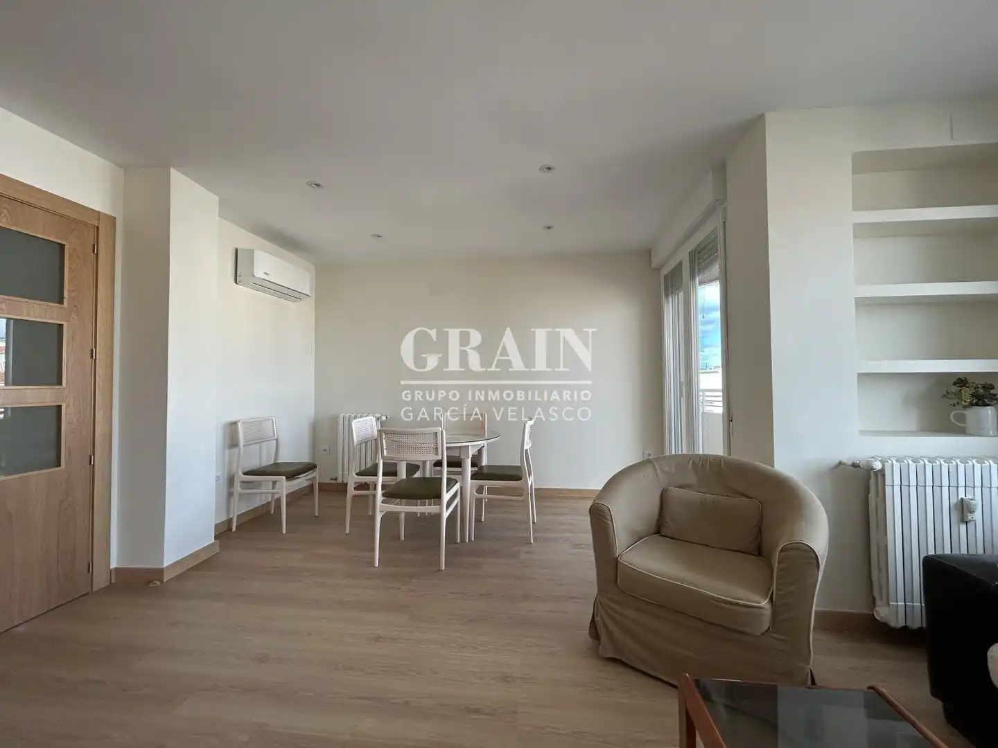 Sala d'estar de Apartament de lloguer en Albacete amb Aire condicionat, Calefacció i Balcó