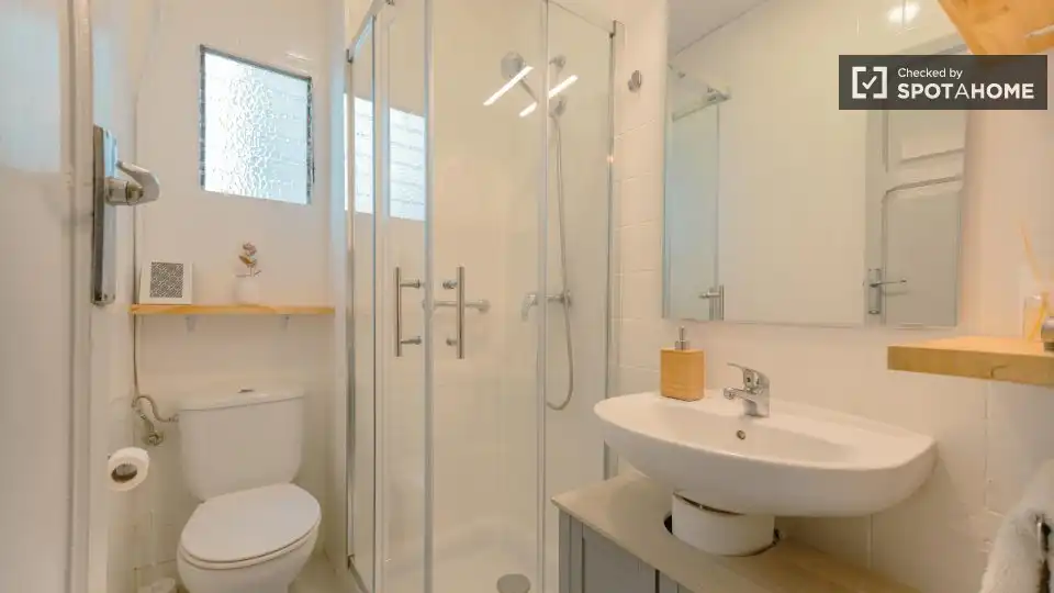 Flat with terrace to rent in L'Eixample, imagen 4