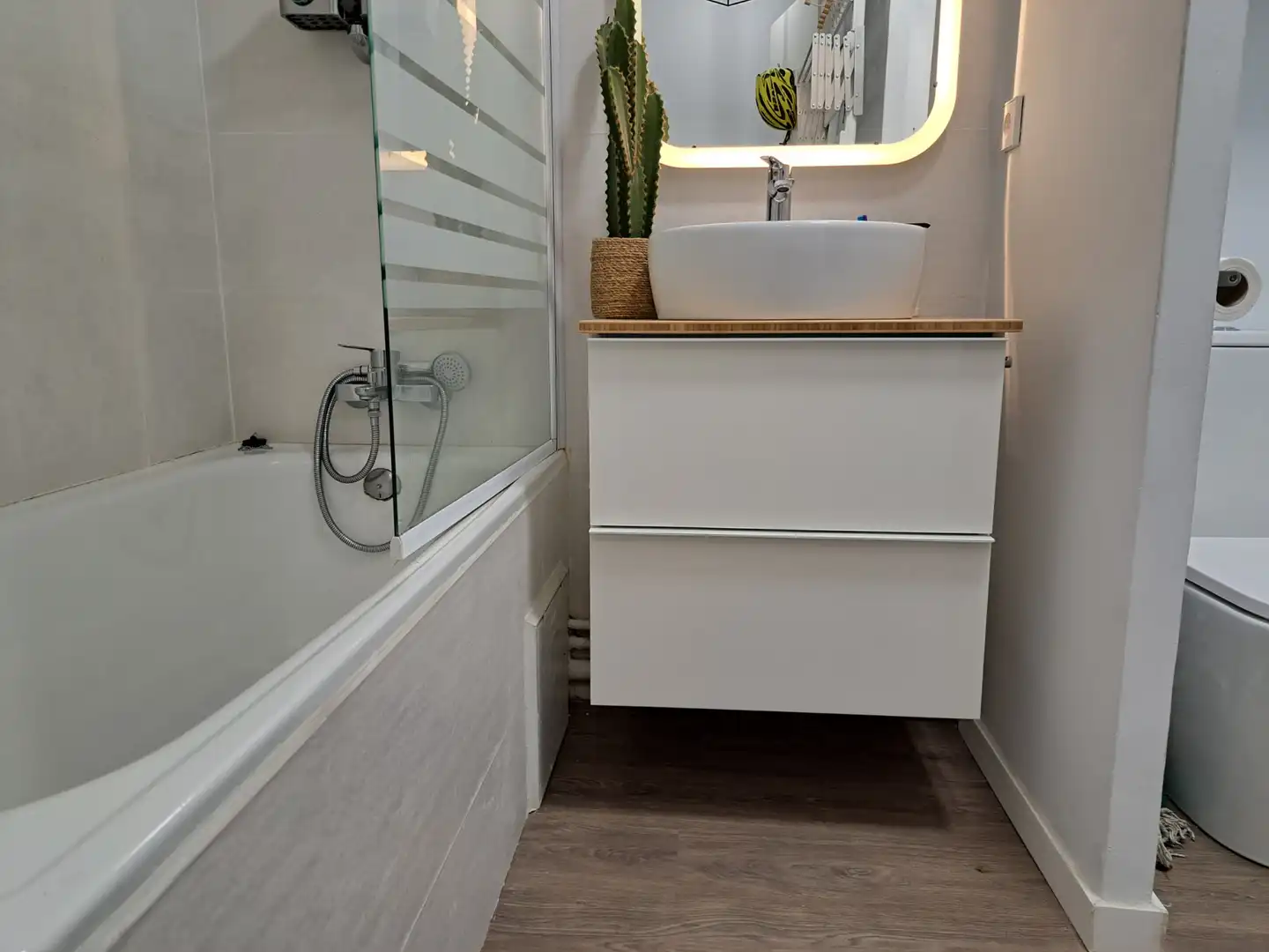 Bany de Apartament en venda en Saint - Pierre - dels - Forcats amb Terrassa i Moblat
