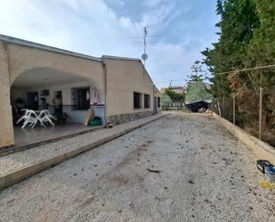 Vista exterior de Casa o xalet en venda en Elche / Elx amb Jardí privat i Moblat