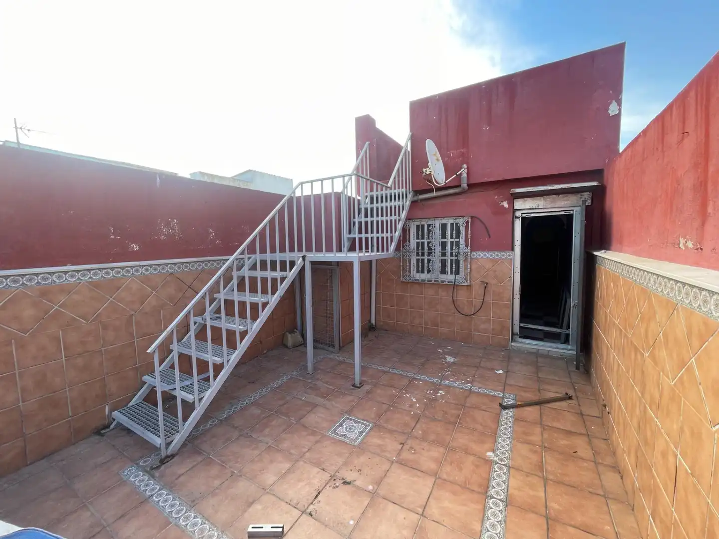 Vista exterior de Casa o xalet en venda en La Línea de la Concepción