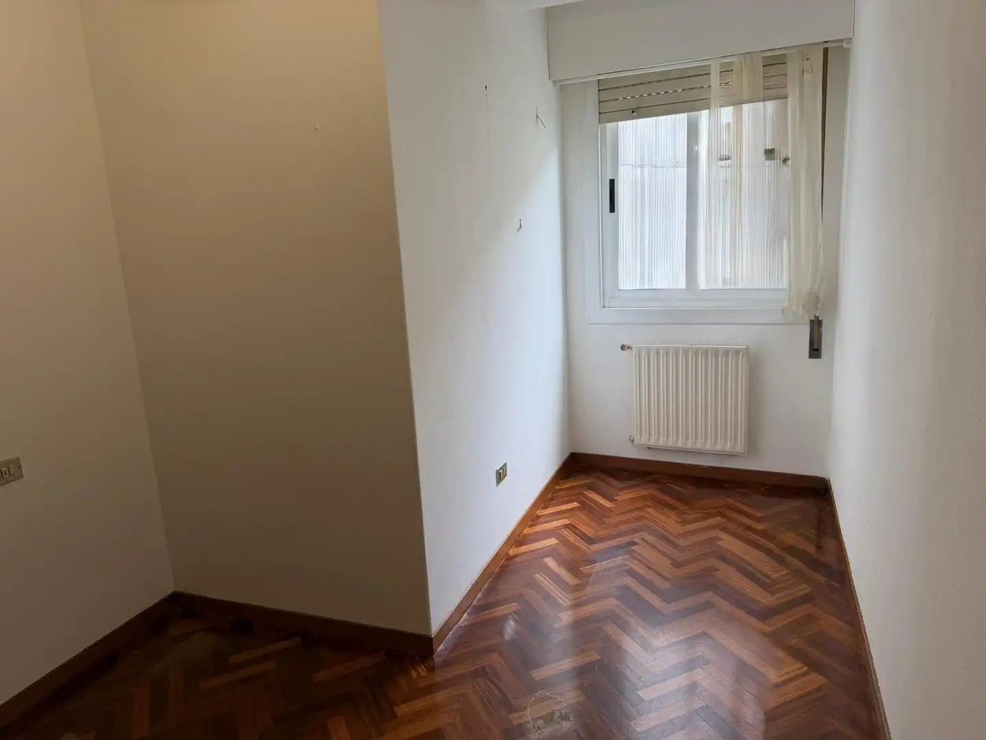 Dormitori de Pis en venda en A Coruña Capital  amb Calefacció i Traster