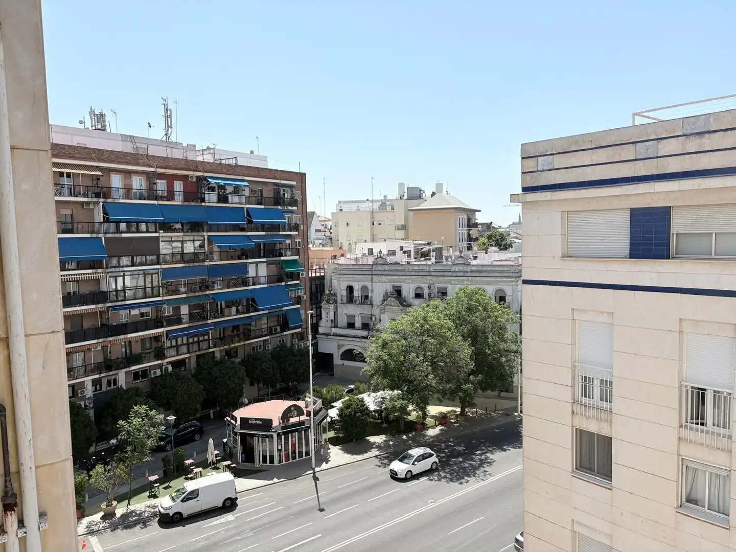 Vista exterior de Piso de alquiler en Sevilla con Aire acondicionado, Terraza y Trastero