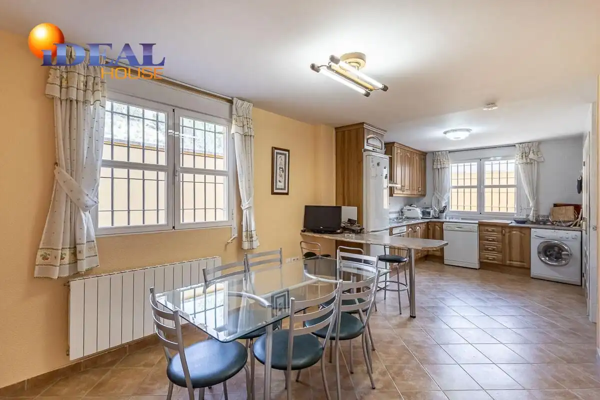 Villa mit Pool zum Verkauf in Calle Olivo, imagen 10