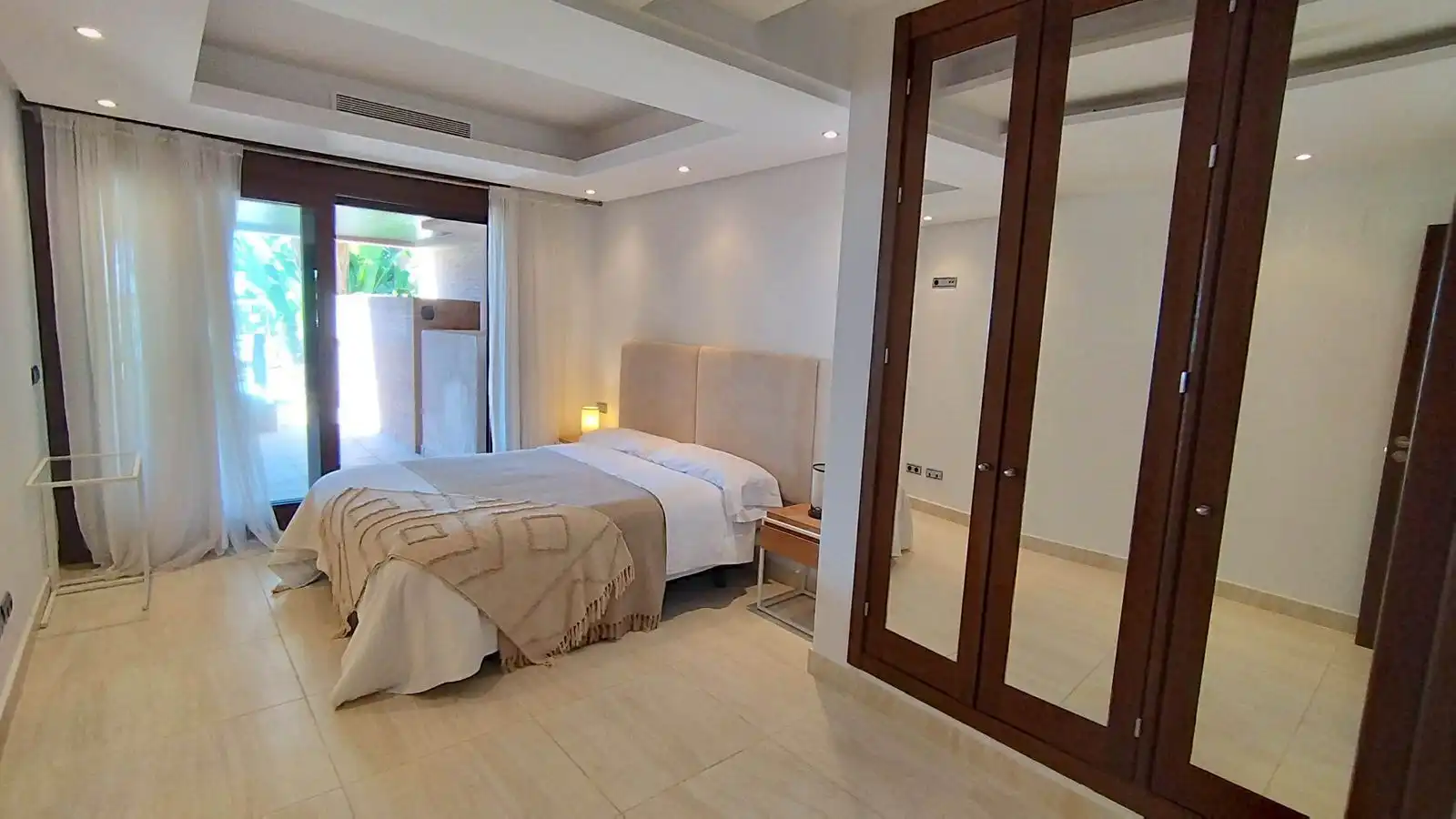 Habitación de Apartamento de alquiler en Estepona con Terraza, Amueblado y Internet
