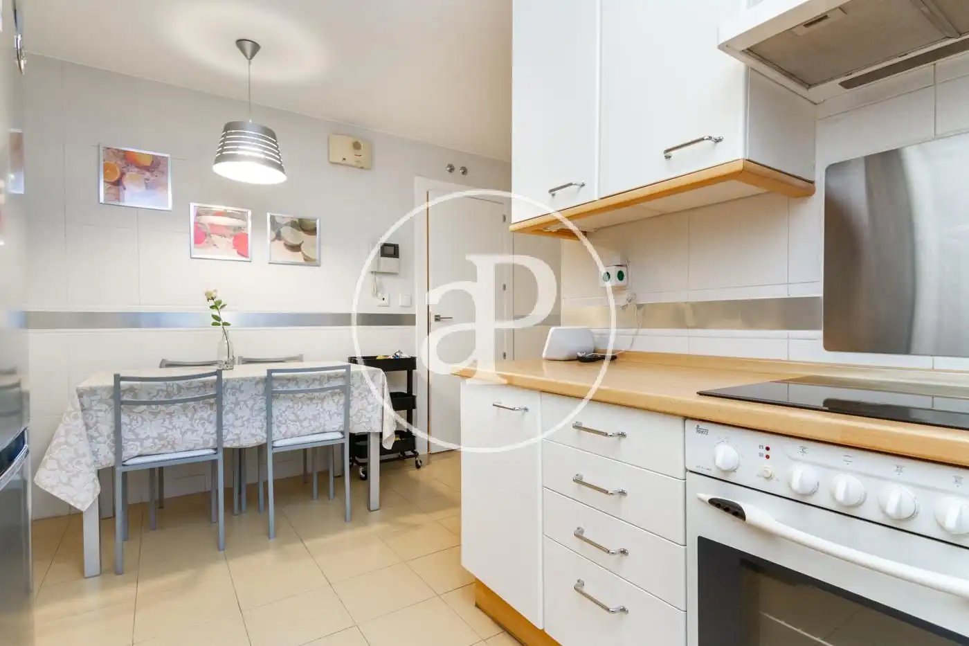 Küche von Wohnung zur Miete in Pozuelo de Alarcón mit Klimaanlage, Heizung und Privatgarten