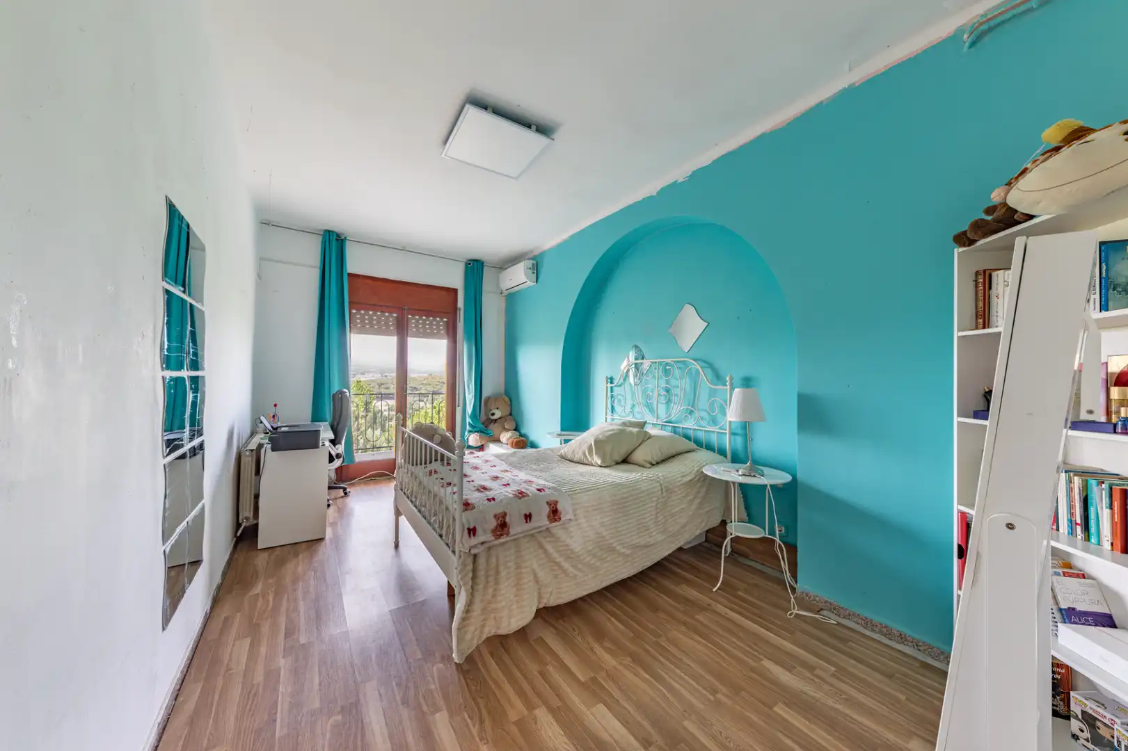 Habitación de Casa o chalet en venta en Llinars del Vallès con Aire acondicionado, Calefacción y Jardín privado