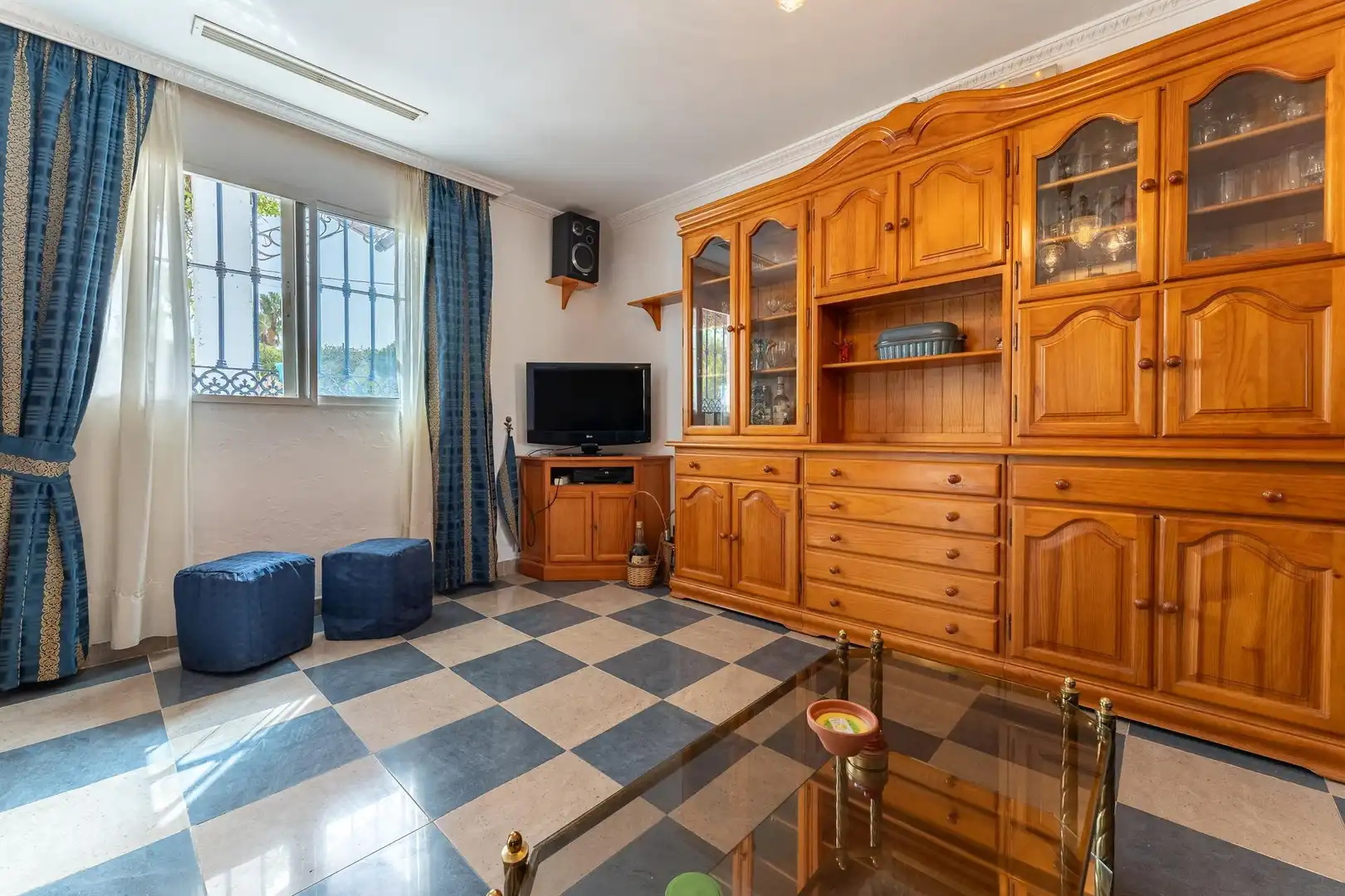 Sala d'estar de Casa o xalet en venda en Cártama amb Aire condicionat, Calefacció i Jardí privat