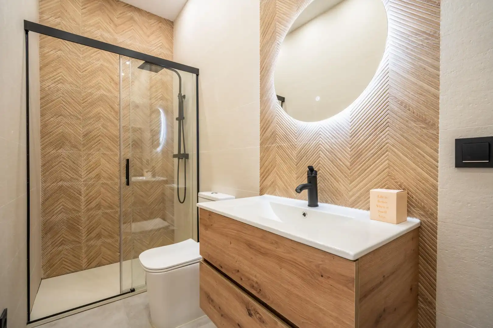 Baño de Estudio en venta en Granada con Aire acondicionado, Calefacción y Amueblado
