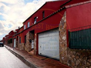 Casa a schiera con balcone in vendita a Calle Las Pernalosas