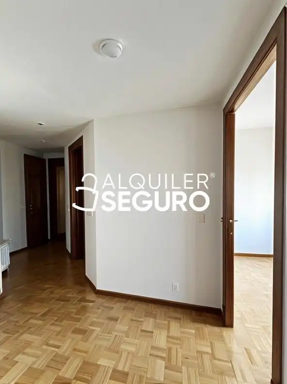 Flat for rent in Majadahonda  with Air Conditioner, Heating and Storage room