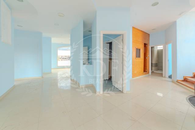 Local comercial en Venta en Calle Cortés en Radazul