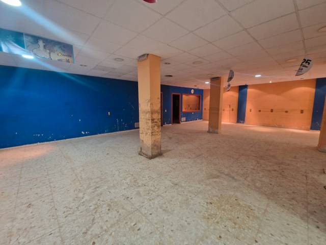 Local comercial en Alquiler en Carrer Antonio Machado en Centro - Ambulatorio